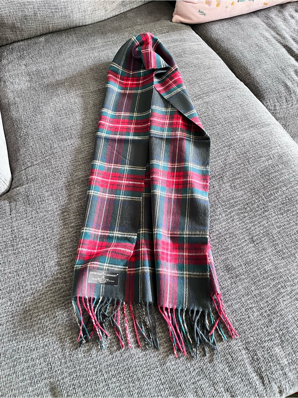 D&Y Classic Red & Green Tartan Acrylic Scarf